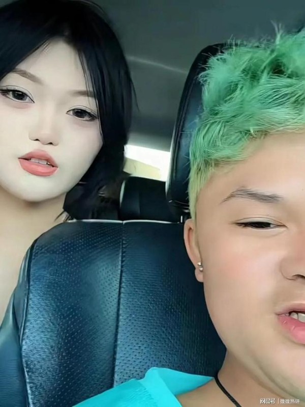 小马云样貌大变，和女友高调官宣恋情，晒合照秀恩爱