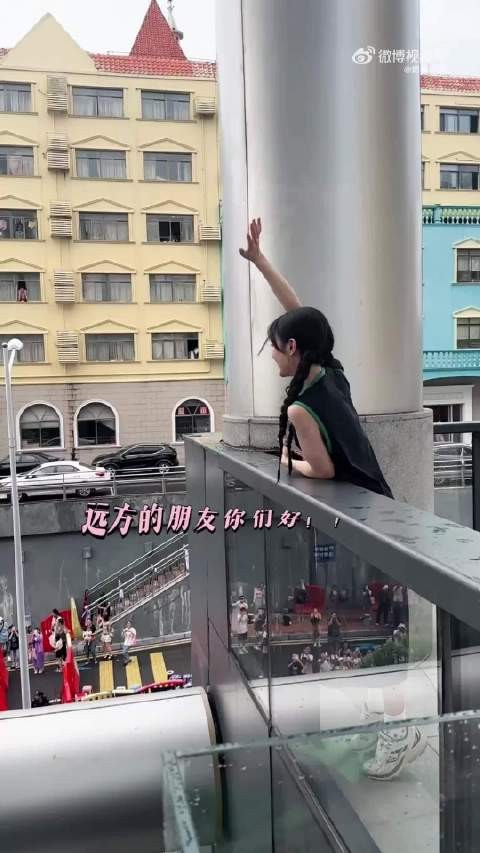 田曦薇hi6下班暖心互动，真诚回应粉丝偏爱