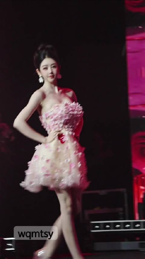 18号选手伊娃，身高170 cm，来自福建