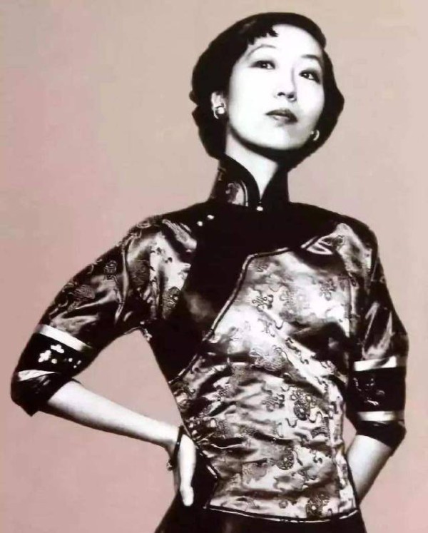 张爱玲评价自己的第二次婚姻，这次婚姻说不上明智，但充满热情