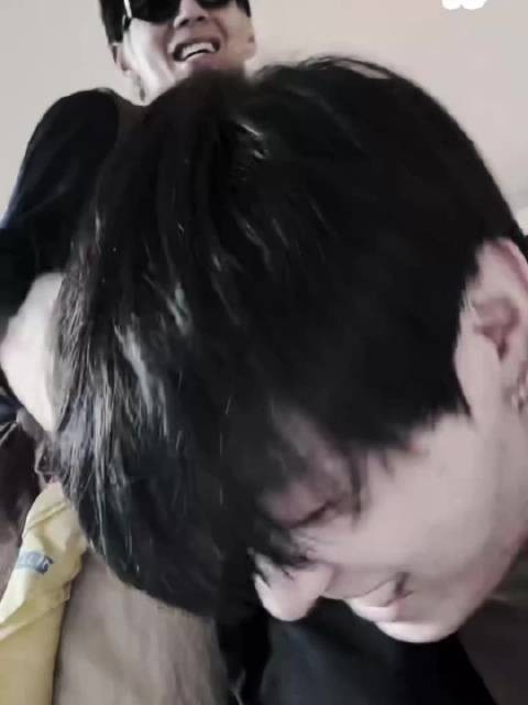 小猪醉醺醺 哼哼唧唧的