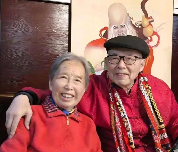 诗坛老寿星，赋诗撰联喜赞南京市紫金银辉宣讲团