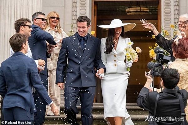 这对大牌情侣终于结婚了，30岁Dua Lipa与36岁英国演员领证了！