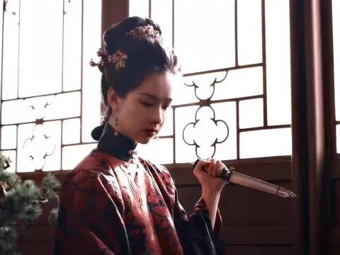 可怜的寒雁，看到平安锁就想到自己的母亲