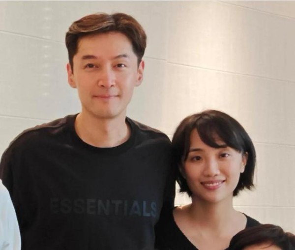 胡歌最后娶的哪是什么小助理！那是掌管他上亿身家的女老板！
