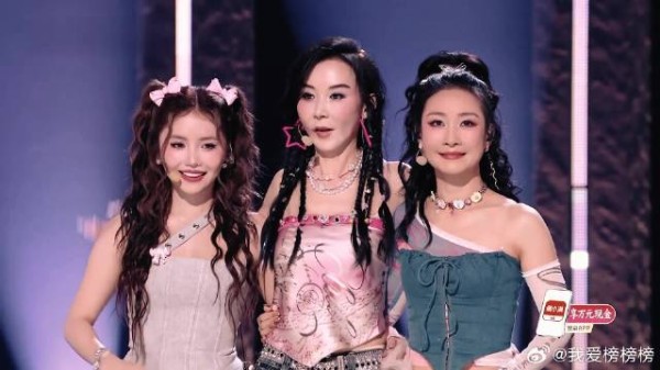 她成了全场惊喜,一回宿舍队友笑到破音