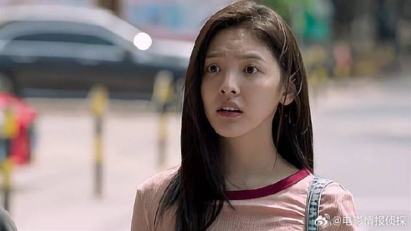 小伙重遇女孩，以为女孩会大步冲过来，结果大失所望！