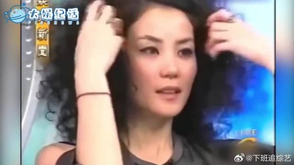 王菲怒怼主持人超敢说：我和霆锋不是看起来甜蜜，而是真的很甜蜜