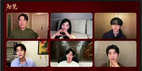 陈都灵带队楚国男团军训动作整齐似AI