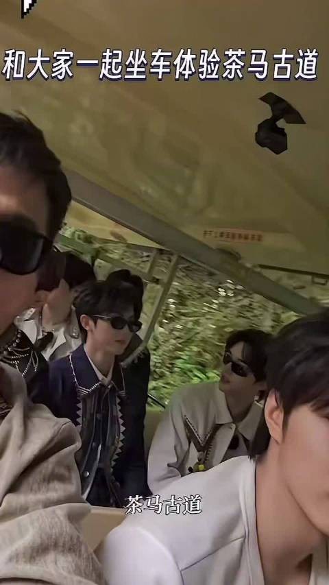 邵兵之前还拍到了刘耀文的黄金右脸，一群人就这样相互出片