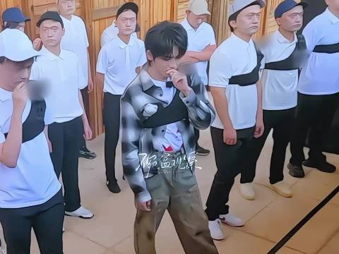 他俩的感情是真让人羡慕，希望两人永远这么好下去
