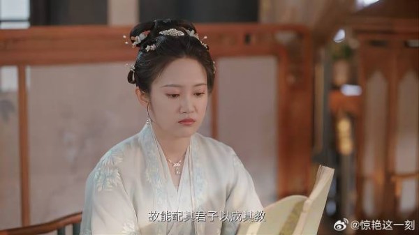 嬷嬷学堂刁难思思,郡主挺身而出,当场教他做人