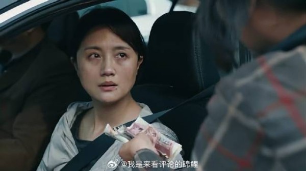 易烊千玺病重，妈妈都不敢大声说他，下一秒却彻底爆发！