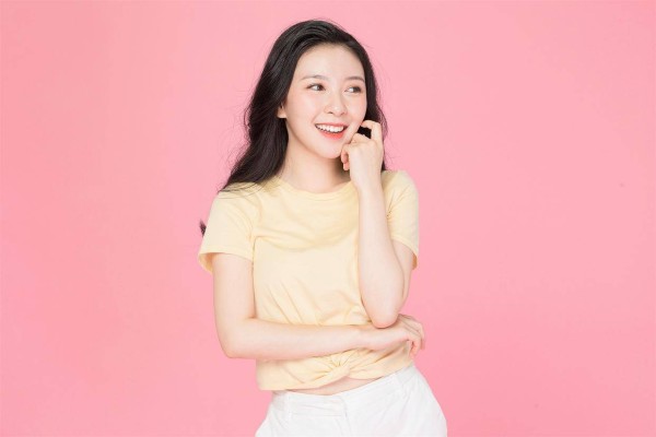 已婚女人要是老对你干这些事，那就是情场老手，已婚男人别急着跟她睡