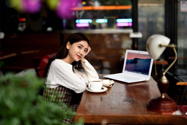 有老公的已婚女人要是由着你越界,说明她动了真感情,得当心
