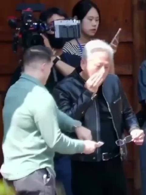 首尔30多度还要穿皮衣