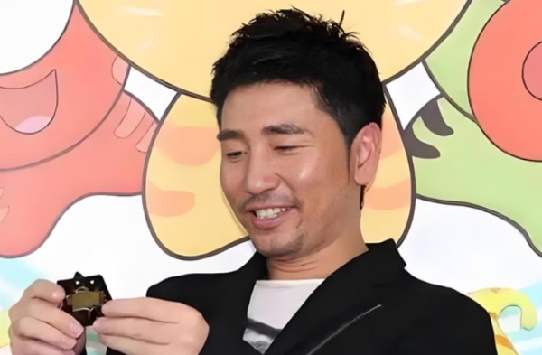 54岁沙宝亮近况曝光!与朱娜离婚后娶戴笑盈,婚姻幸福成人生赢家