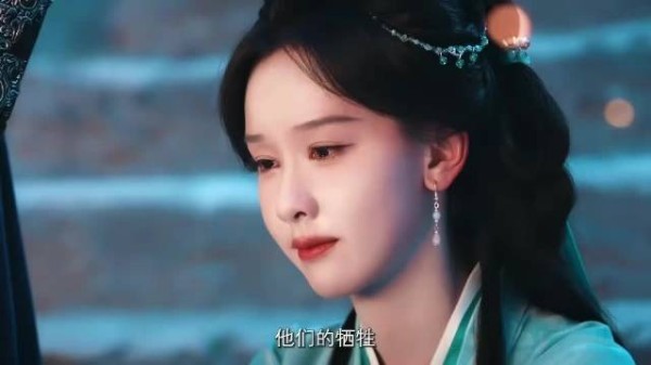 周翊然直播代入角色告白陈都灵，谢燕来深情台词引共鸣