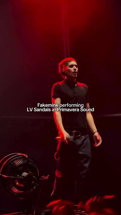 Fakemink 现场跳“机械舞”!