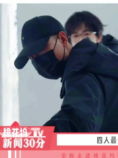 霖尔济斯咬牙切齿的坐电梯走惹
