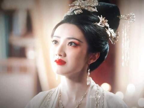 “你我之间，时光流转，竟已渐行渐远”