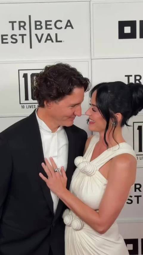 水果姐Katy Perry与加拿大前总理特鲁多亮相翠贝卡电影节