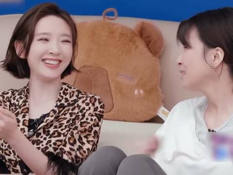 唐艺昕笑容治愈性格直爽可爱