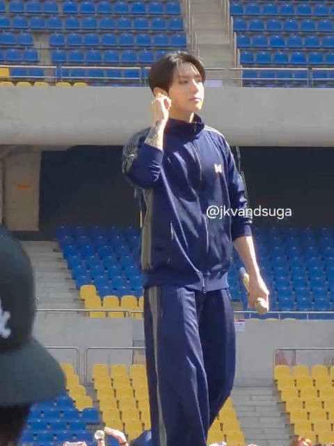 好帅好帅 /logo 260612 BTS世巡 釜山演唱会Day1 
