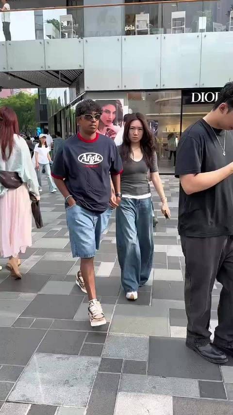 怎么找了个阿三，还是最低等的