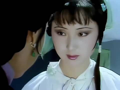 以前87版红楼梦林黛玉为了拍摄效果连手都化了妆，现在却一股塑料味！