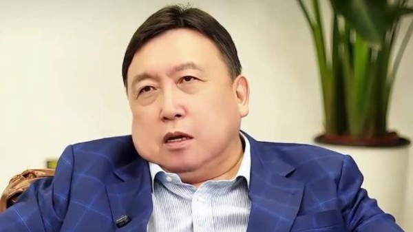 为什么没人敢动周星驰?向华强一句话镇住整个香港黑帮