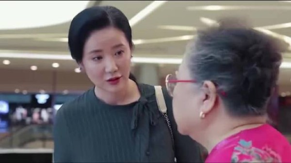 婆婆醒悟多年偏心，镯子化解婆媳矛盾