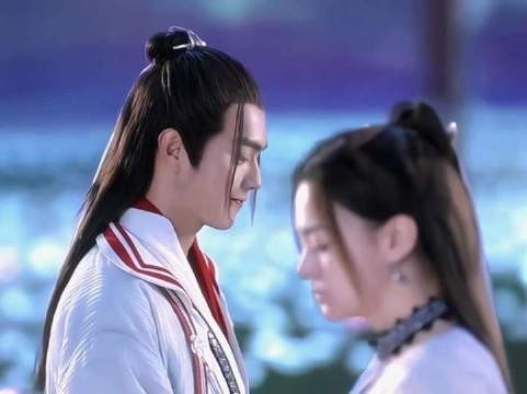 你们何必再争来抢去？她心尖上的人，分明是我