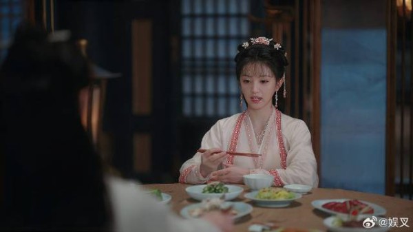 田曦薇按规矩吃饭乐坏白敬亭 少主宠妻模式上线陪着闹！