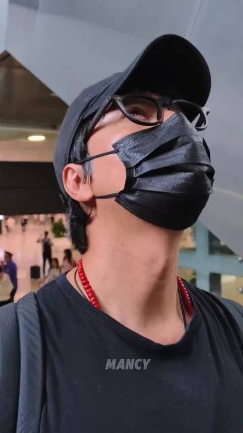 陈坤幽默回应粉丝近况，笑称还活着