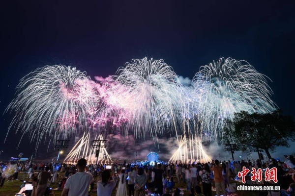 西南地区首个常态化烟花文旅演艺落地重庆