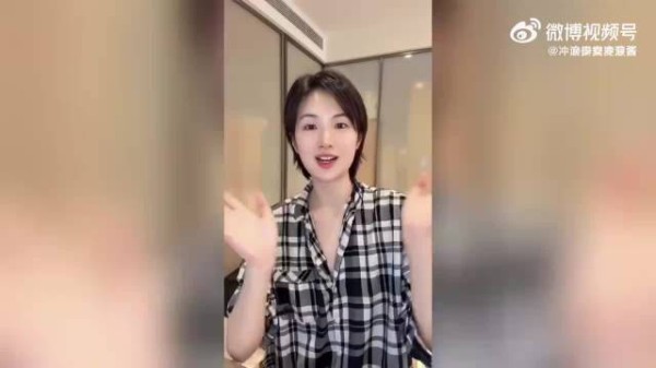 任正非女儿姚安娜分享新年妆容，她素颜真得好美，气质也特别好