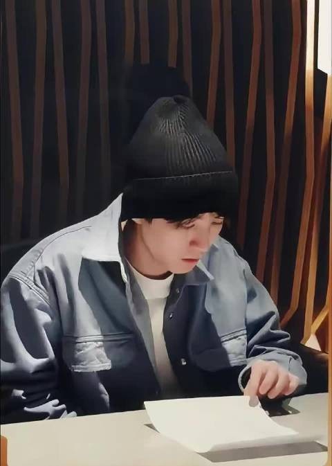 小凯私下人夫感那么强吗？