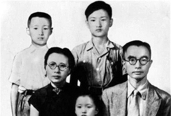 朱自清首任妻子：结婚11年生6个孩子夫妻恩爱，却被朱父喷死