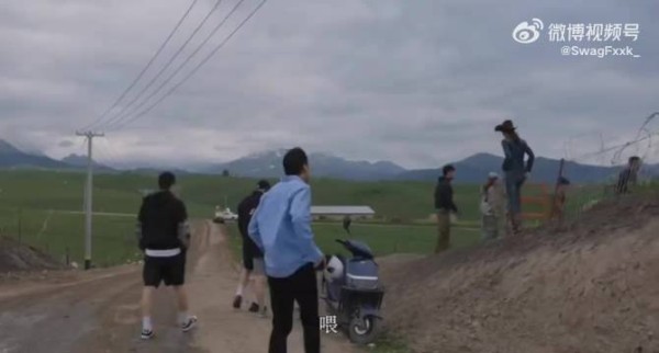 名场面！马思唯和小米重现周星驰和张柏芝的经典电影！ “我养你啊”