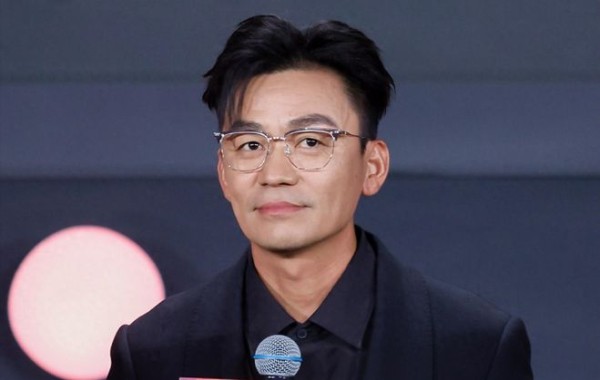与马蓉离婚9年后，42岁王宝强宣布喜讯，原来他和贾玲是同类人