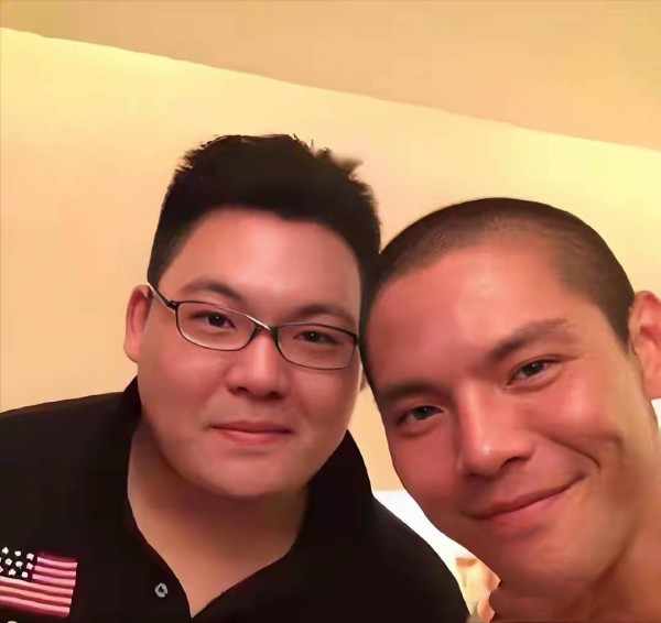 向佐公开护弟才一天，郭碧婷就帮儿子讨“公道”，向太该反思了！