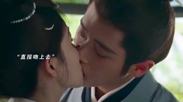 热恋期的墨修尧，直接是缠着叶璃嘛