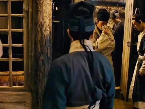 手下一直都怀疑是假的,不敢真的挑战
