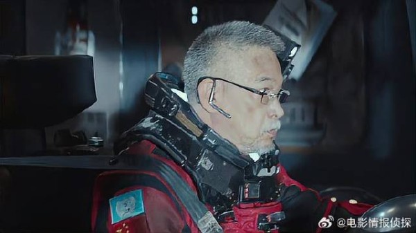 达叔开车和时间赛跑，一脚油门踩到底，成功脱离苦海！