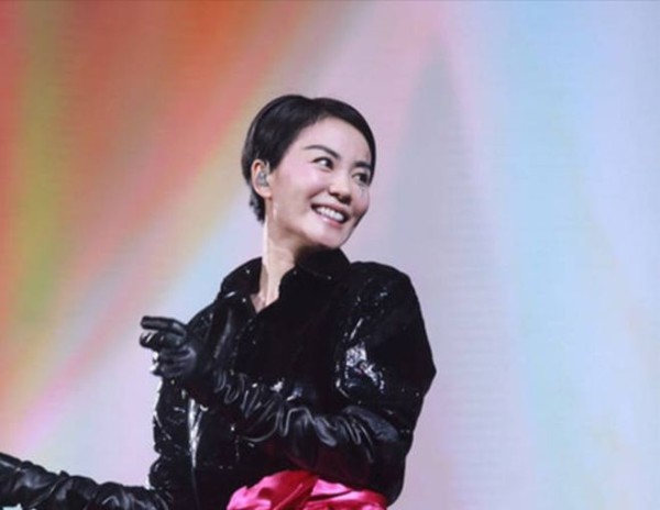 王菲演唱会门票定价一万元一张,王思聪吐槽:谁买谁脑残!