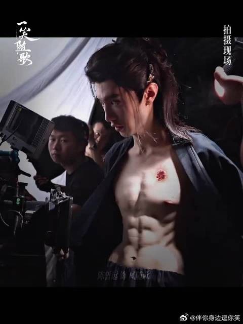 这条没给六块腹肌大皇子看
