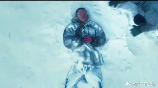 吕钦扬冻死在了雪地，带着遗憾，带着对凌一尧的爱死去的