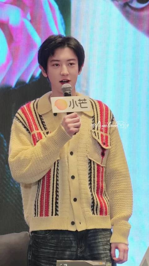 朴灿烈签售会真的很认真很会提供情绪价值,说中文的样子懵懵的好可爱
