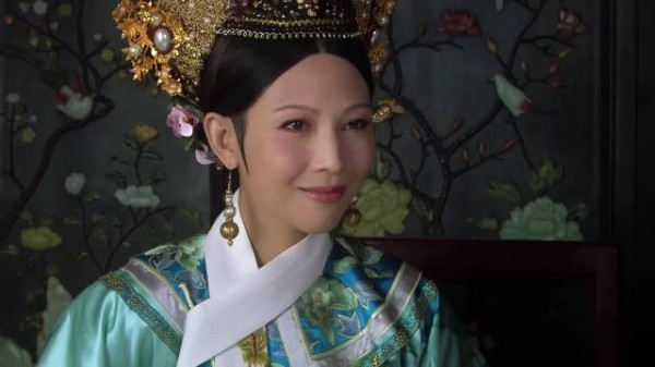 《甄嬛传》开播十年热度不减，剧中造型还原历史